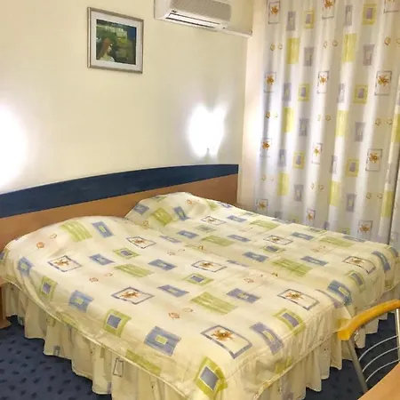 Ξενοδοχείο Riviera Ράβντα